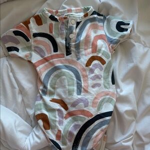 Snuggle Hunny Rainbow Baby Onesie 3-6 months